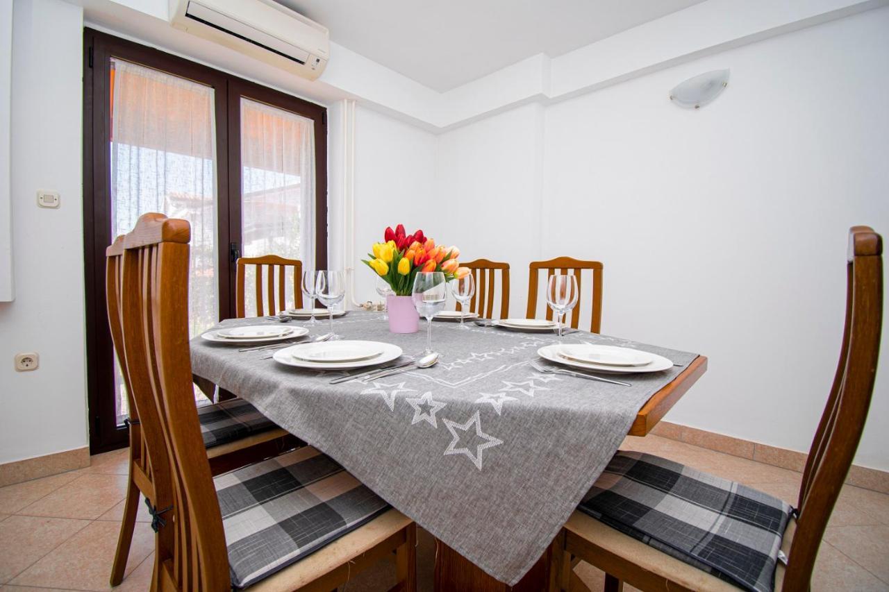 Holiday Apartment 50M From The Beach ปิเยชชานา อูวาลา ภายนอก รูปภาพ