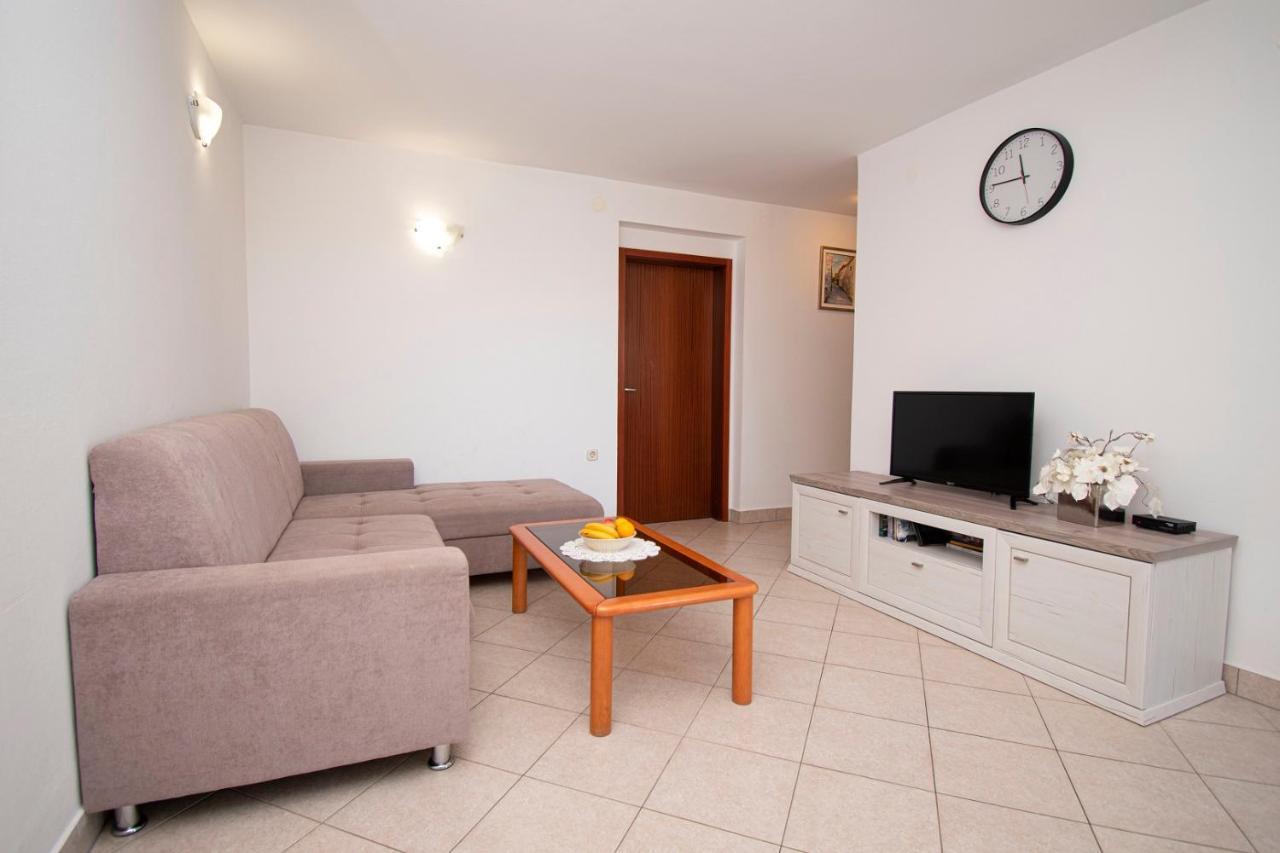 Holiday Apartment 50M From The Beach ปิเยชชานา อูวาลา ภายนอก รูปภาพ