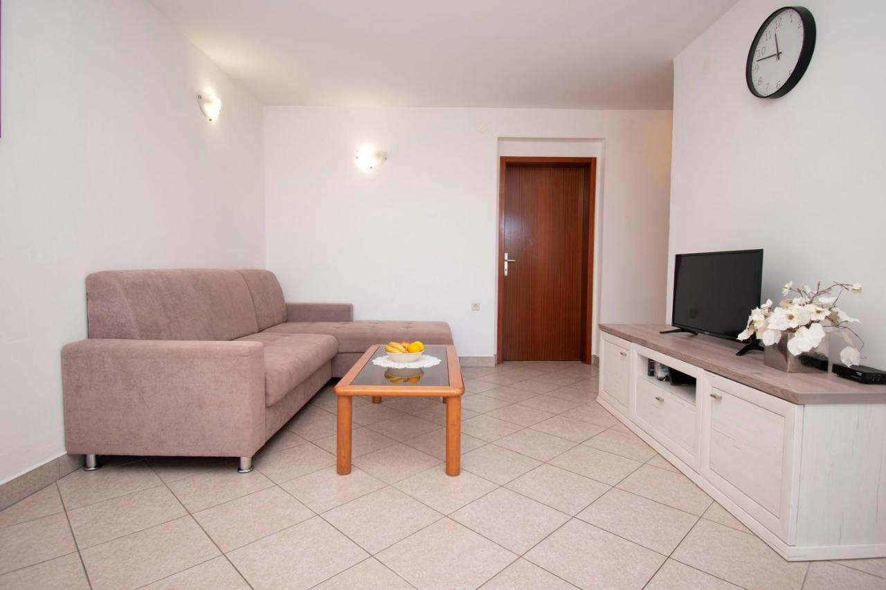 Holiday Apartment 50M From The Beach ปิเยชชานา อูวาลา ภายนอก รูปภาพ